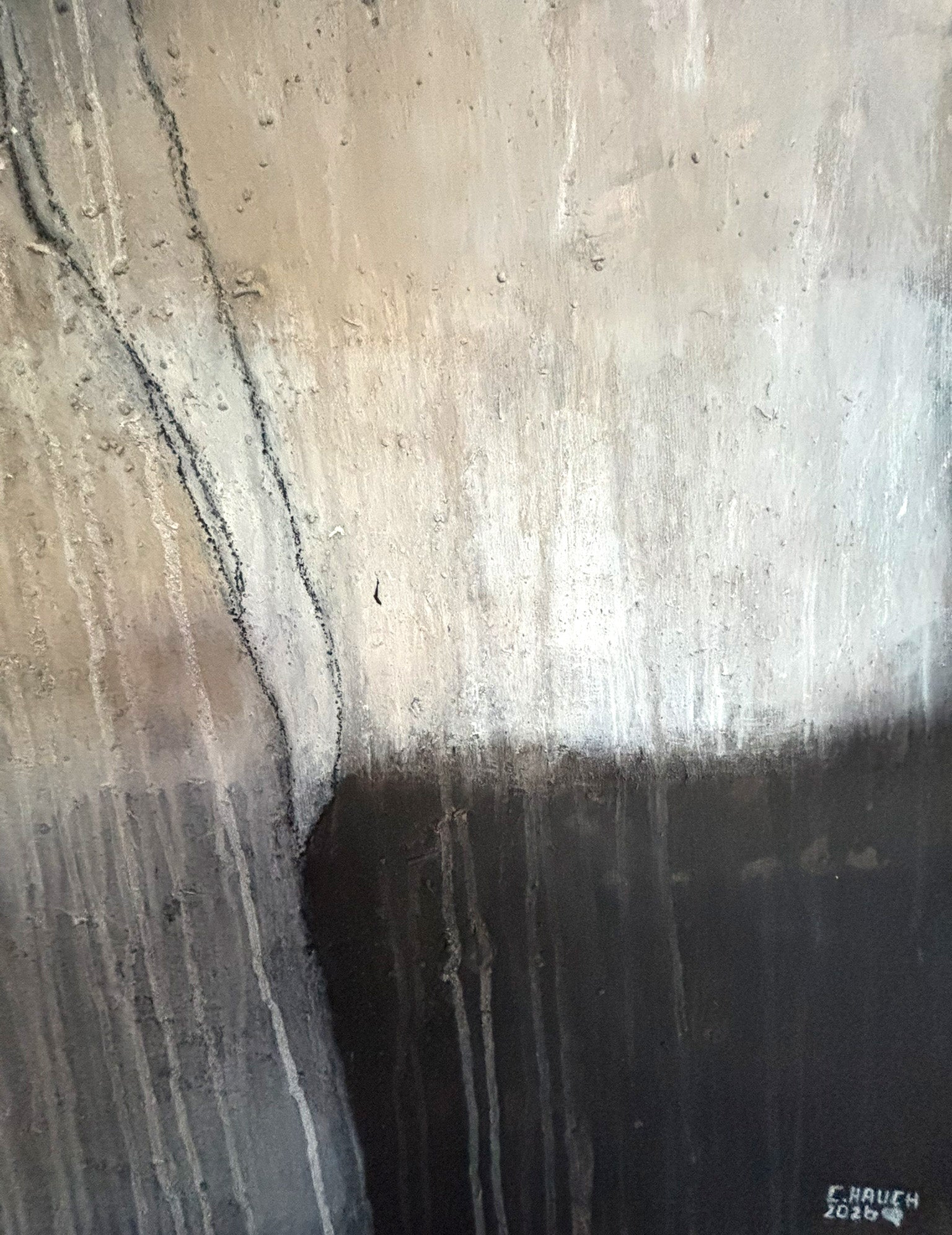 Materialbild mit natürlichen Schichten und ausdrucksstarker Oberflächenstruktur.