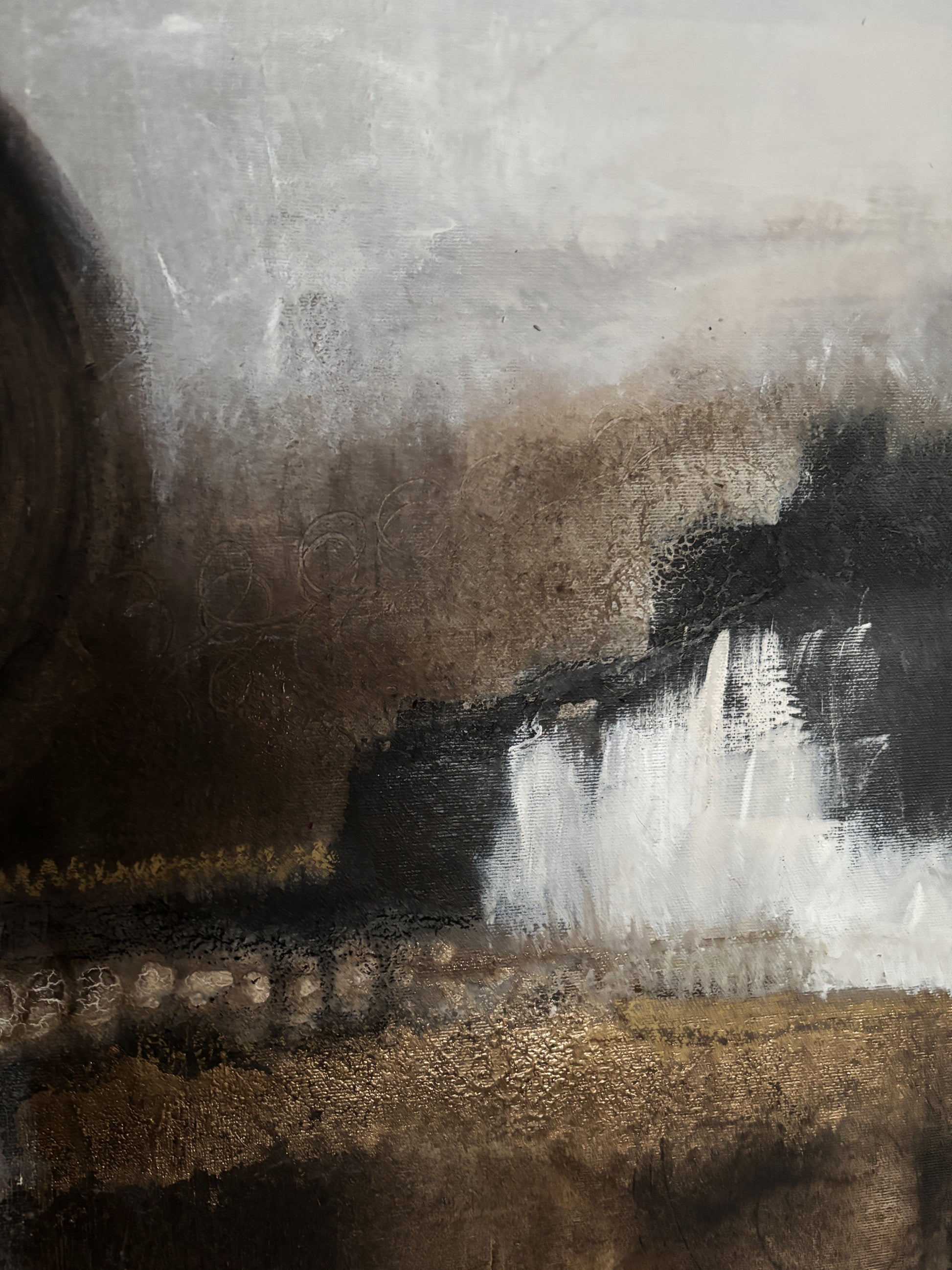 Abstrakte Kunst mit Landschaftsanmutung, Strukturmalerei in Braun, Weiß und Goldtönen, handgemaltes Original.