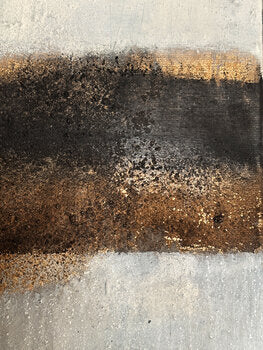 Moderne abstrakte Wandkunst mit fühlbarer Oberfläche, Mixed Media Gemälde aus natürlichen Materialien, Erde und Asche, in harmonischer Farbwelt.