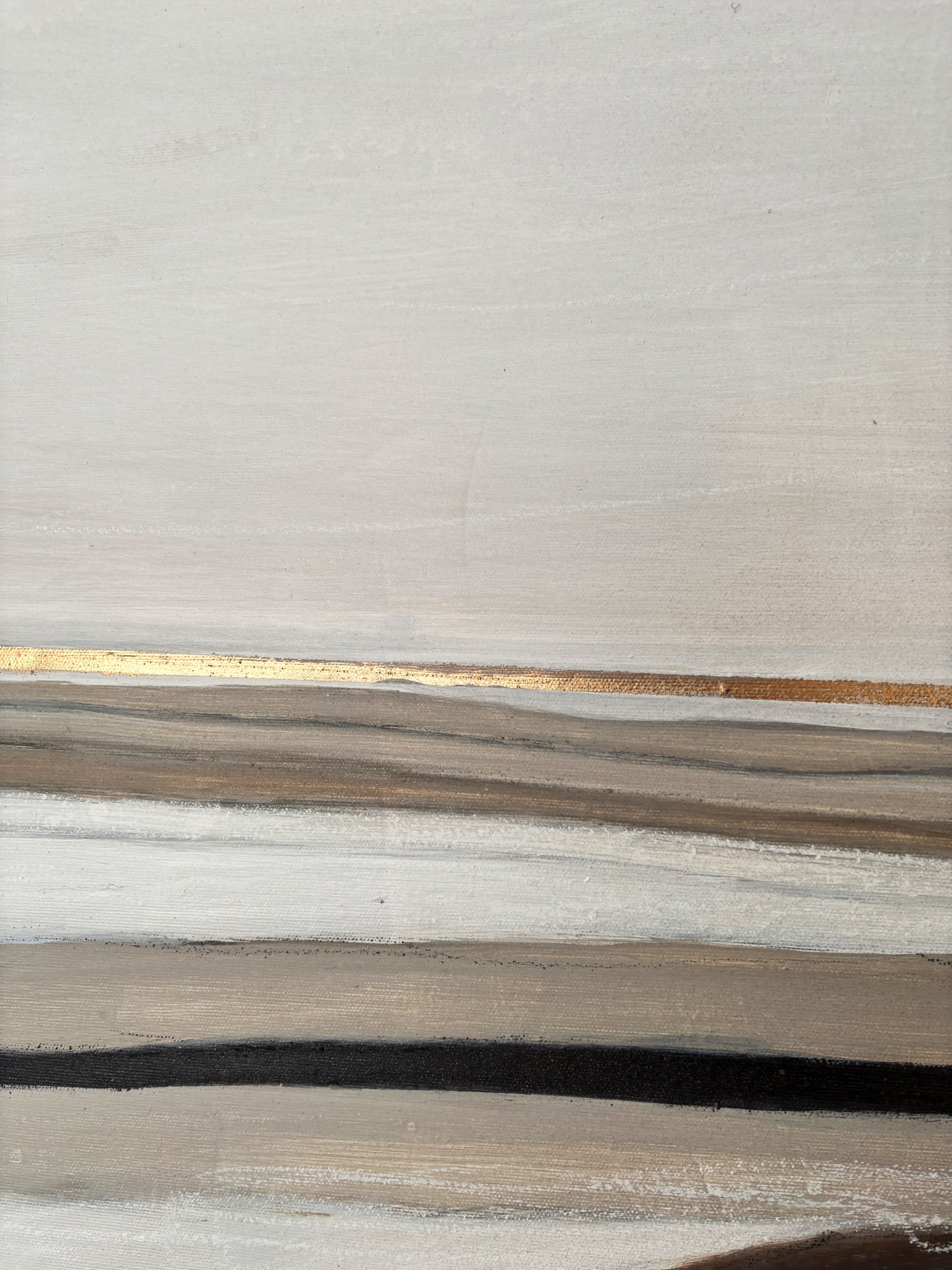 Abstraktes Originalgemälde mit Schichttechnik, Erd- und Naturtönen, inspiriert von Landschaft und Stille.