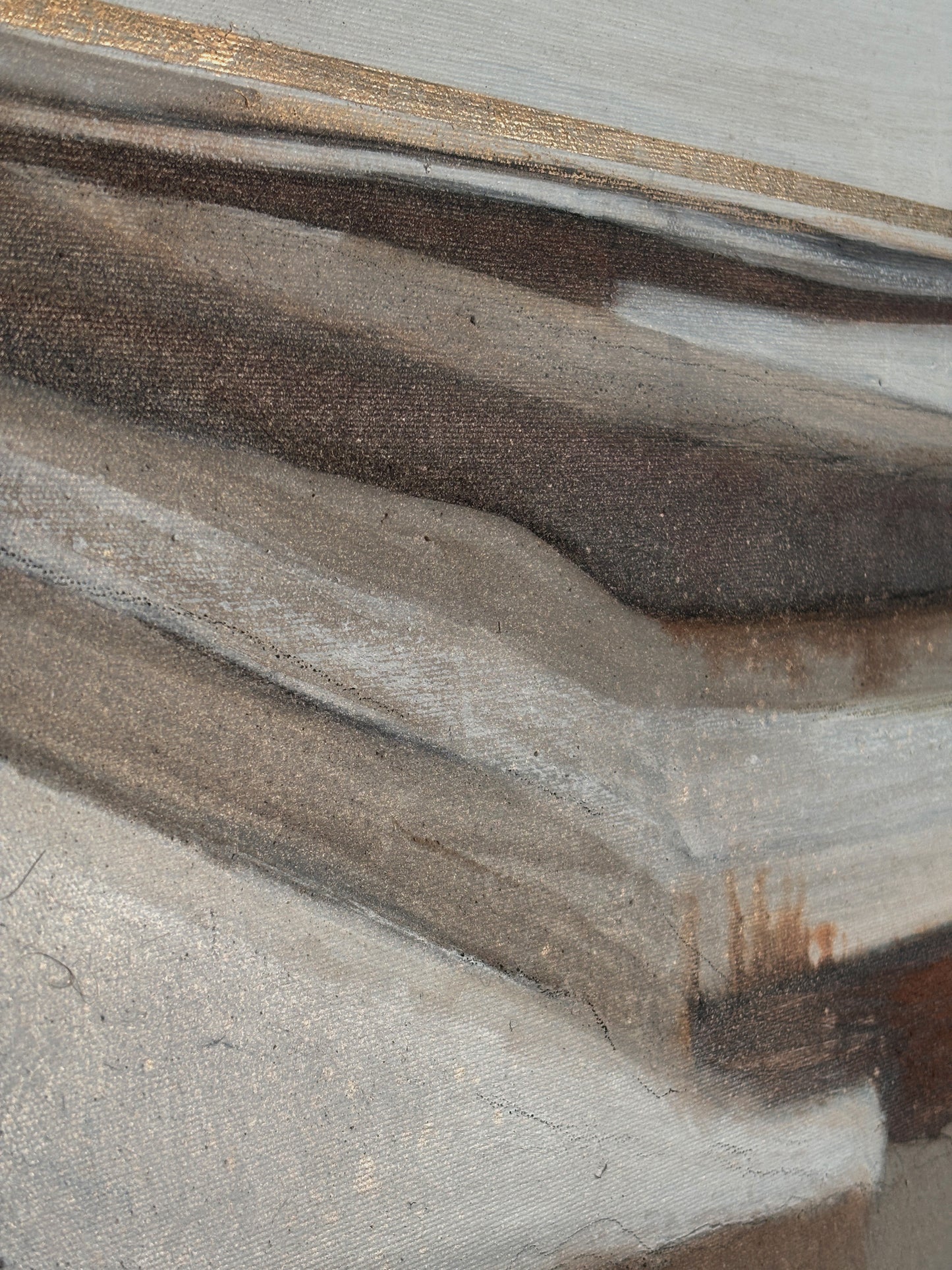 Abstrakte Landschaft mit weichen Übergängen, erdigen Farben und spürbarer Tiefe auf Leinwand.