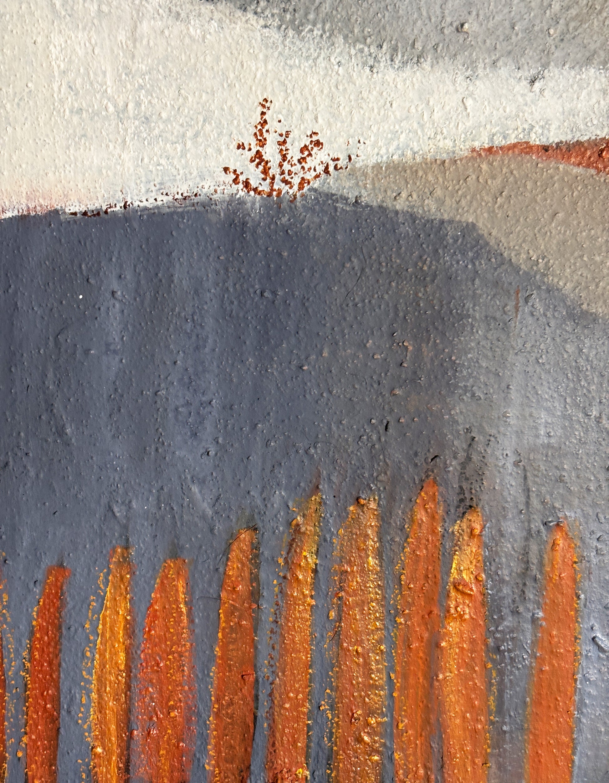 Landschaftlich abstrahiertes Kunstwerk mit erdnaher Farbwelt und stiller Tiefe