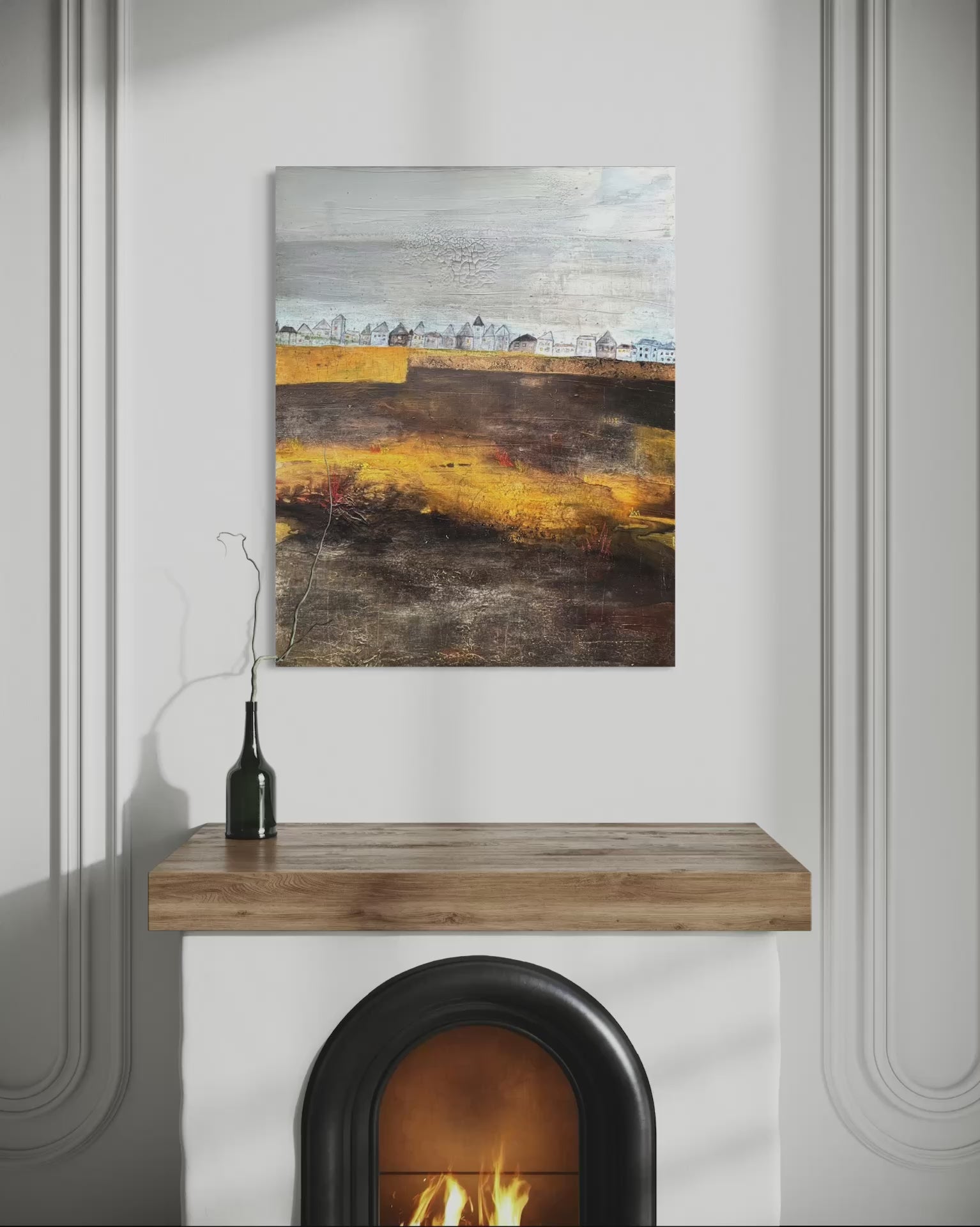 Nahaufnahme Häuser-Silhouette: Video Abstrakt gemalte Gebäude hinter einem Deich aus Sand-Struktur und dunklen Pigmenten.